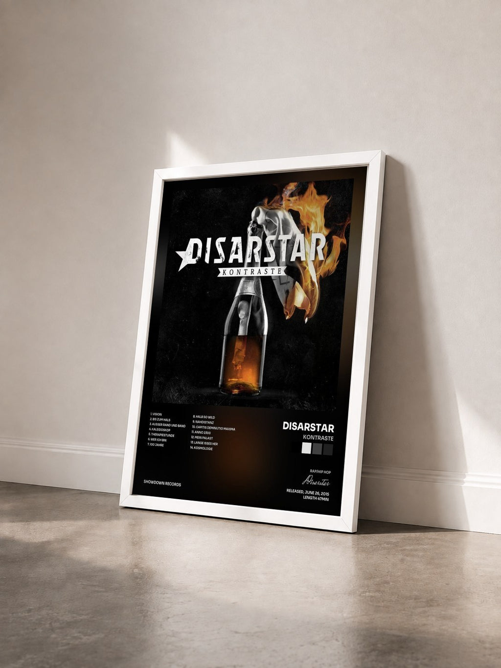 #blanc Tableau de l'album Kontraste de Disarstar vu de trois quarts, cadre blanc