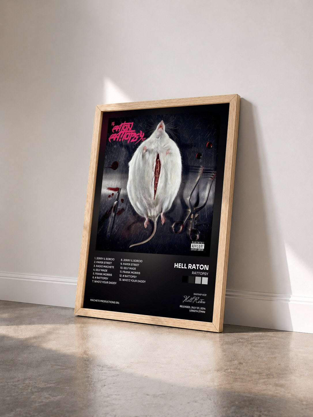 #bois Tableau de l'album Rattopsy de Hell Raton vu de trois quarts, cadre en bois brut