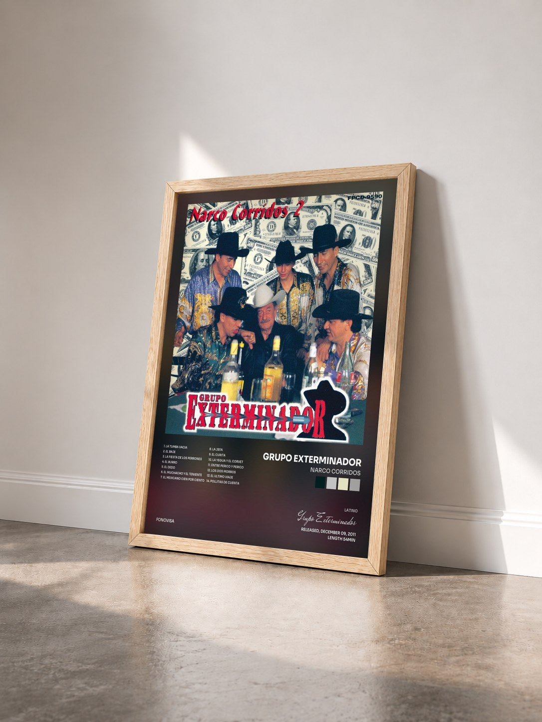 #bois Tableau de l'album Narco Corridos de Grupo Exterminador vu de trois quarts, cadre en bois brut