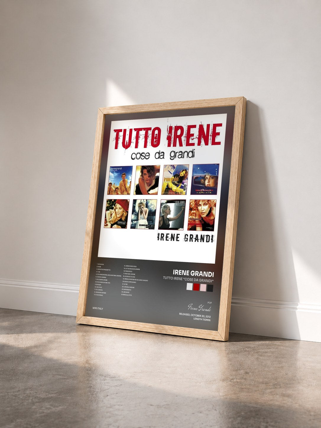 #bois Tableau de l'album Tutto Irene "Cose da Grandi" de Irene Grandi vu de trois quarts, cadre en bois brut