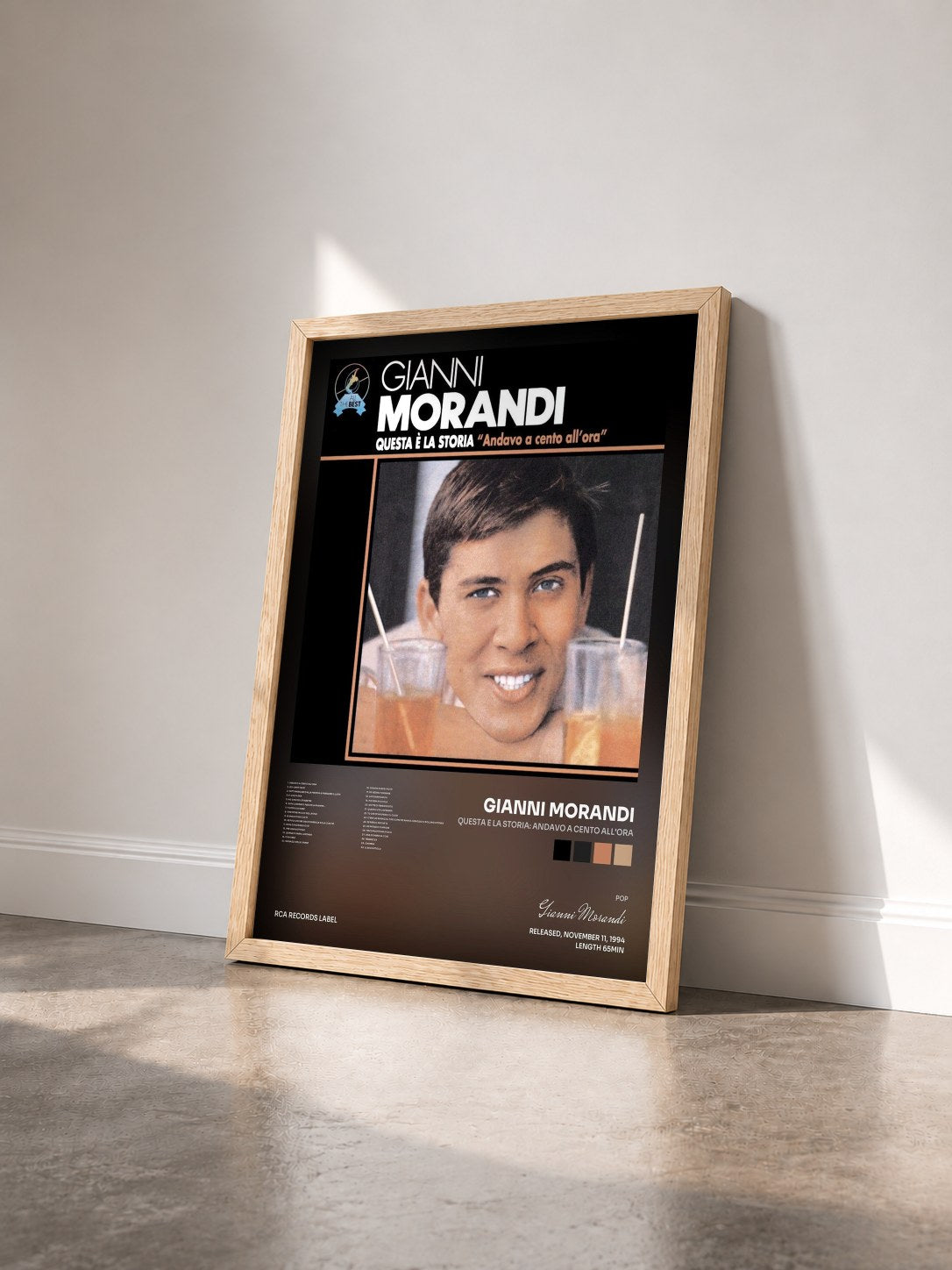 #bois Tableau de l'album Questa E La Storia: Andavo A Cento All'ora de Gianni Morandi vu de trois quarts, cadre en bois brut