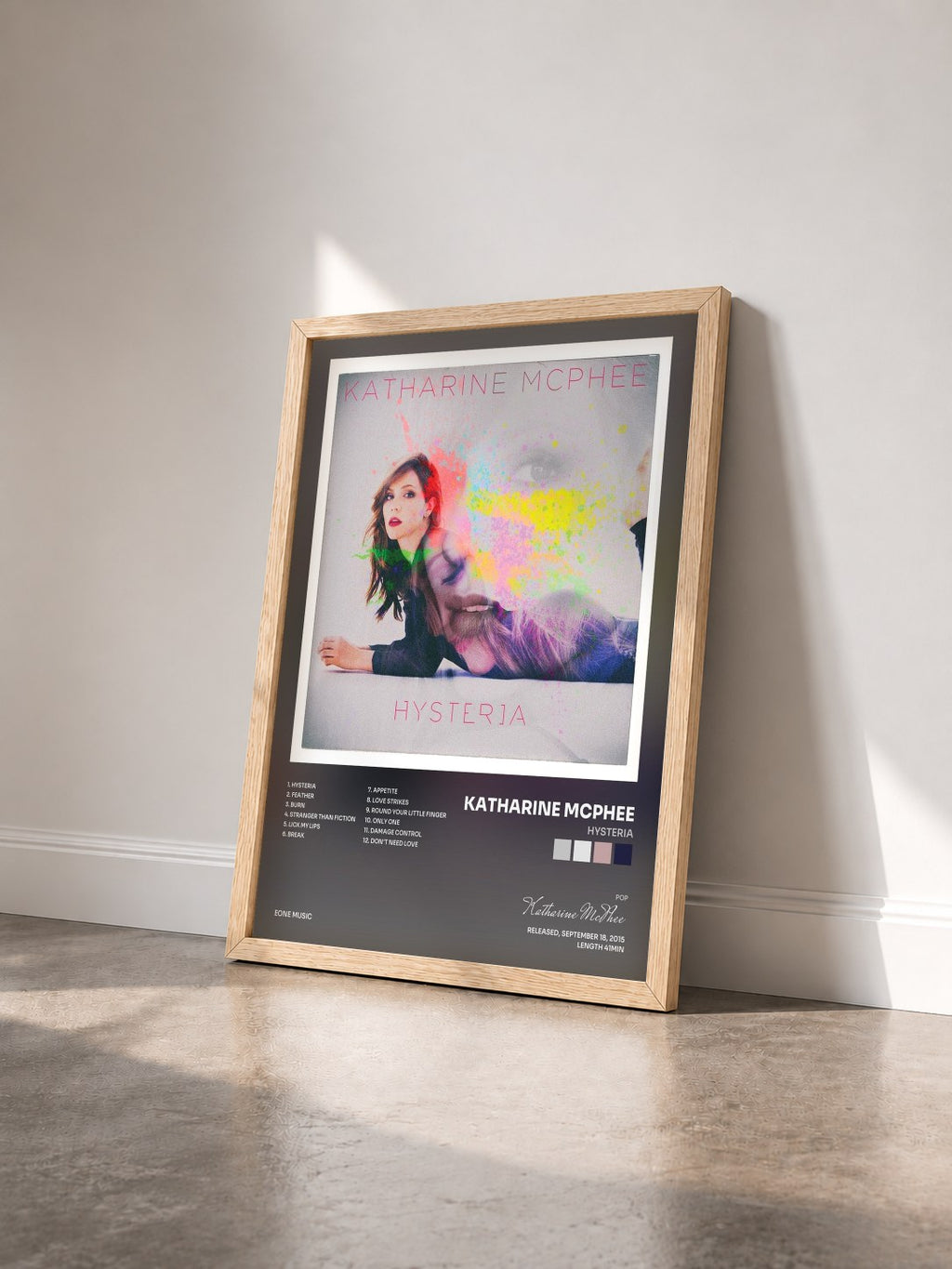 #bois Tableau de l'album Hysteria de Katharine McPhee vu de trois quarts, cadre en bois brut