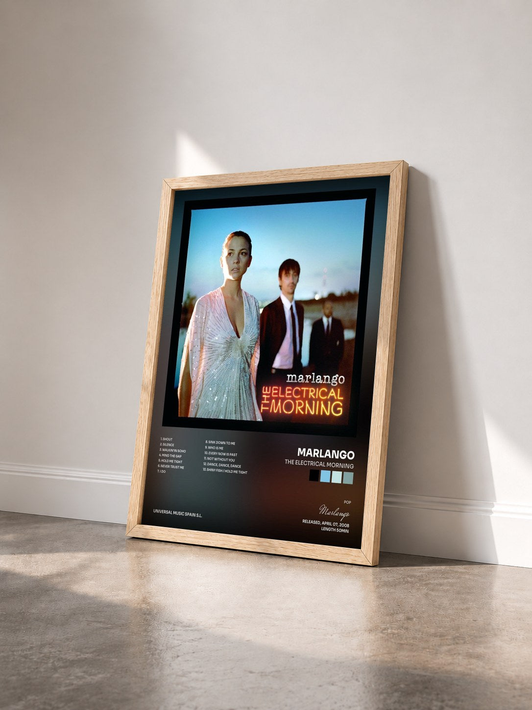 #bois Tableau de l'album The Electrical Morning de Marlango vu de trois quarts, cadre en bois brut
