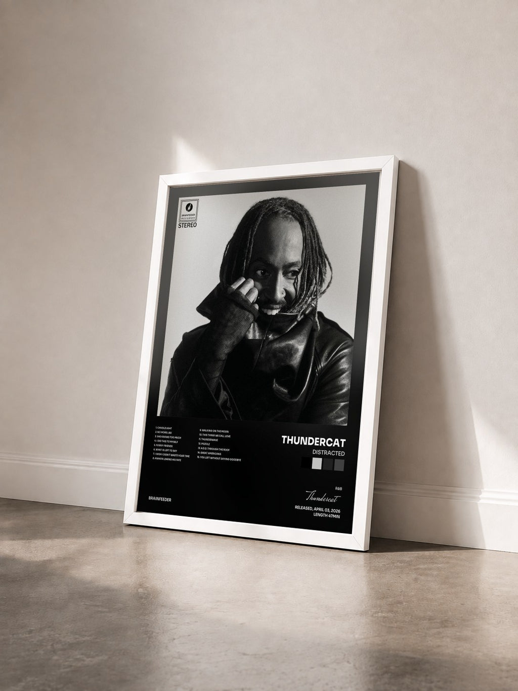 #blanc Tableau de l'album Distracted de Thundercat vu de trois quarts, cadre blanc