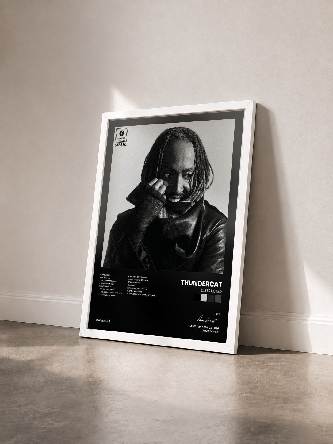 #blanc Tableau de l'album Distracted de Thundercat vu de trois quarts, cadre blanc