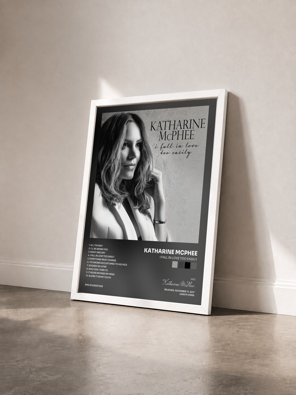 #blanc Tableau de l'album I Fall in Love Too Easily de Katharine McPhee vu de trois quarts, cadre blanc