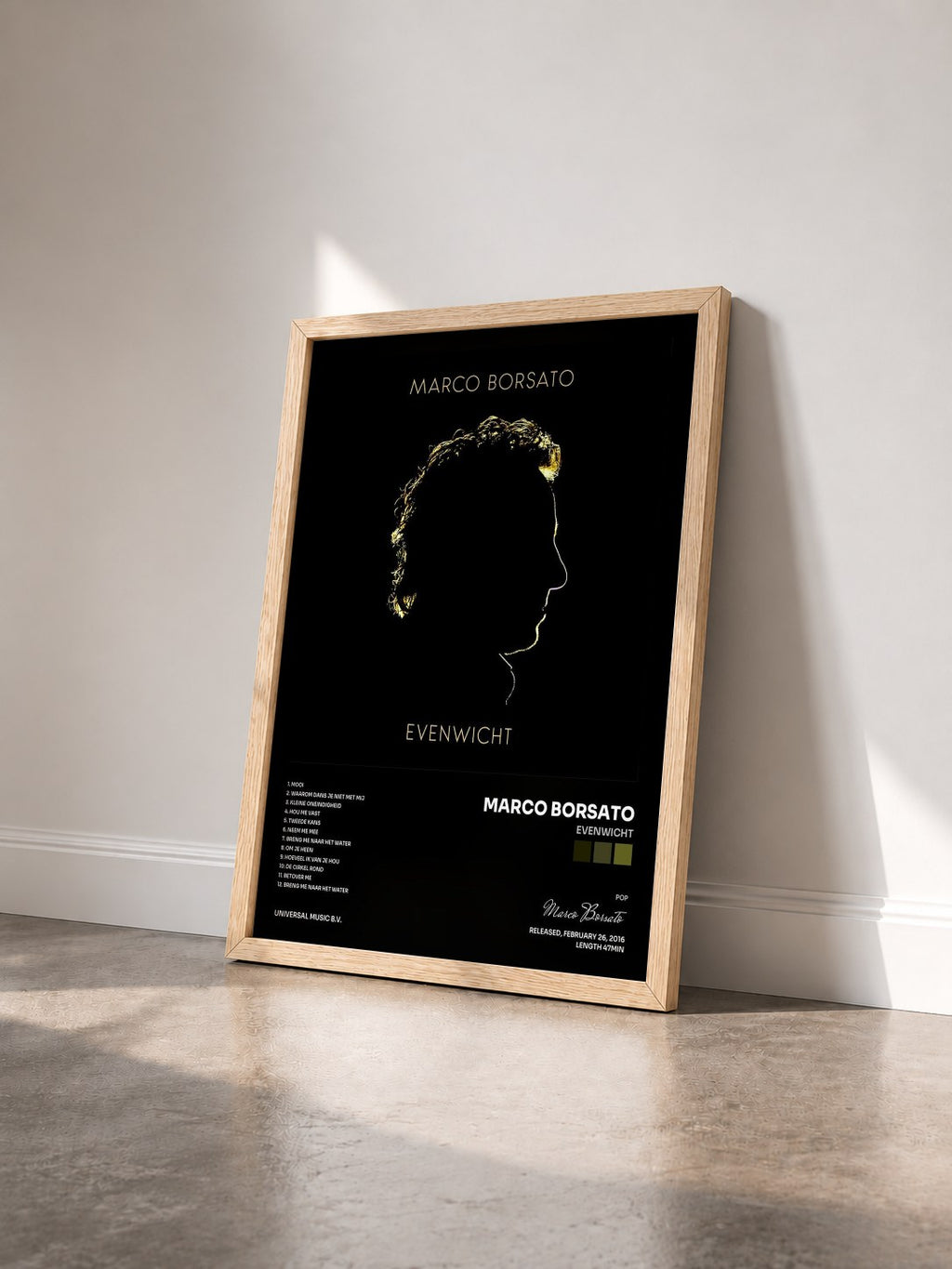 #bois Tableau de l'album Evenwicht de Marco Borsato vu de trois quarts, cadre en bois brut