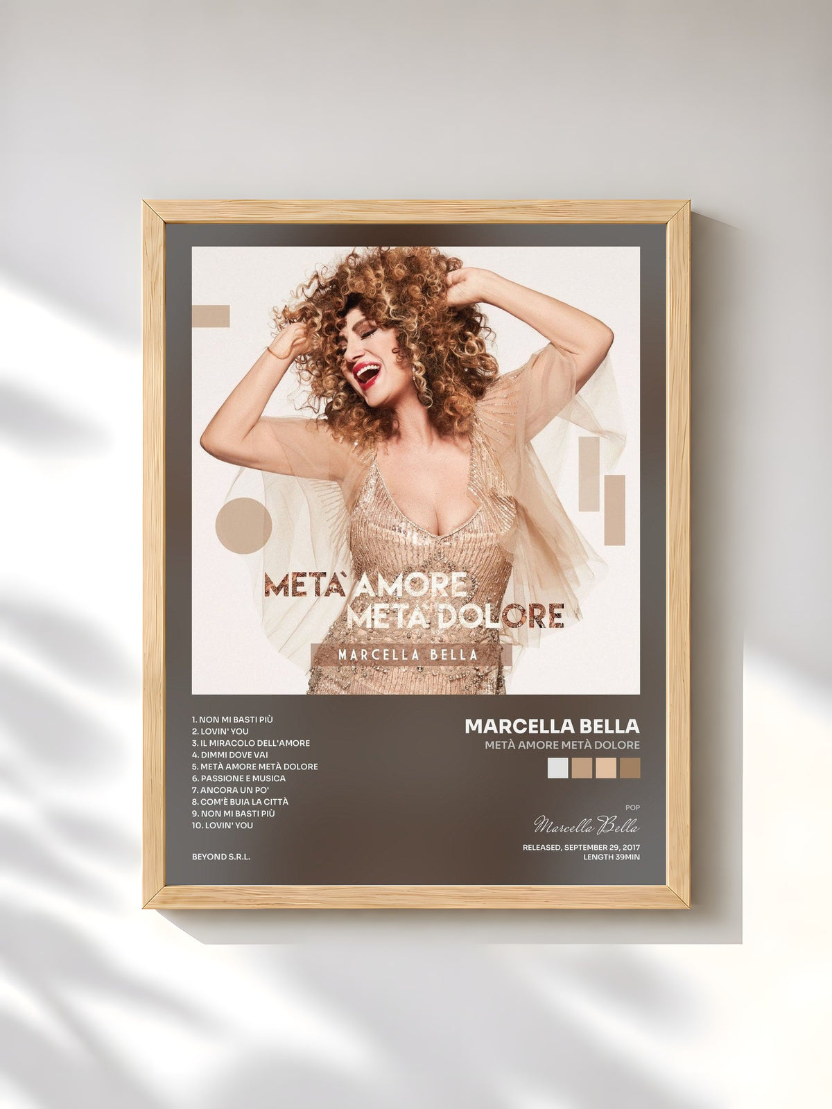 #bois Tableau de l'album Metà Amore Metà Dolore de Marcella Bella, cadre en bois brut, imprimé et encadré en France