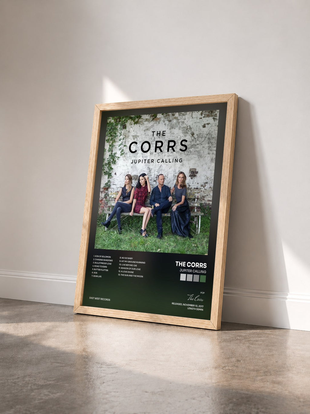#bois Tableau de l'album Jupiter Calling de The Corrs vu de trois quarts, cadre en bois brut