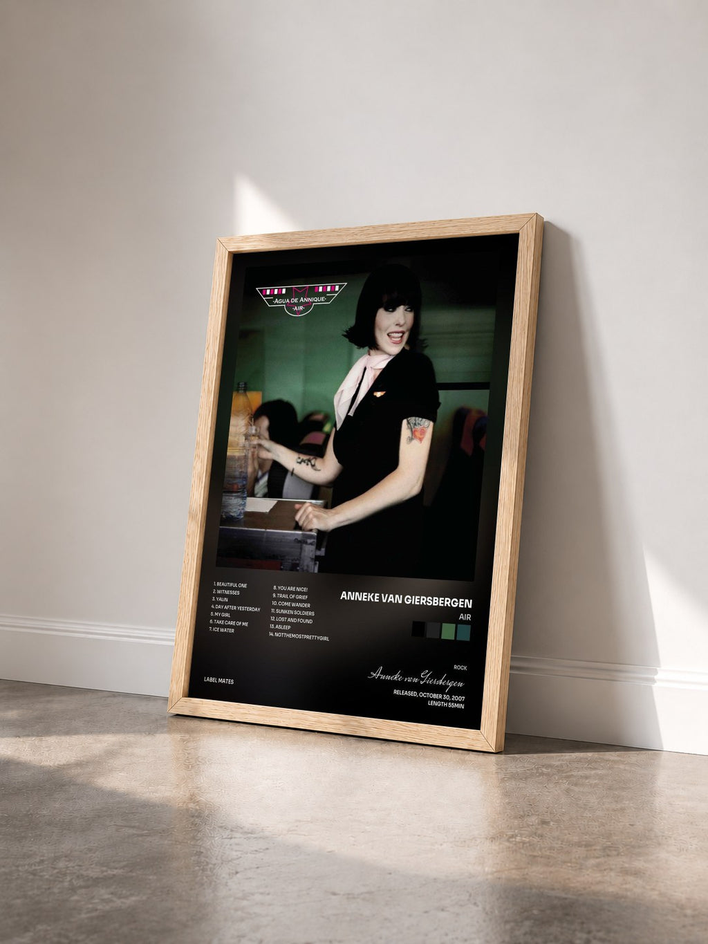 #bois Tableau de l'album Air de Anneke van Giersbergen vu de trois quarts, cadre en bois brut