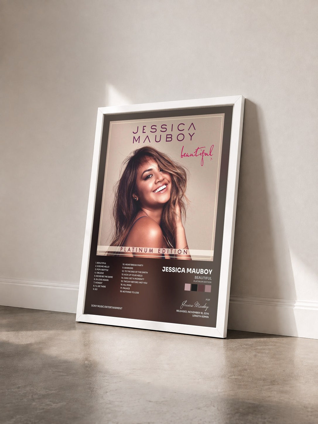 #blanc Tableau de l'album Beautiful (Platinum Edition) de Jessica Mauboy vu de trois quarts, cadre blanc