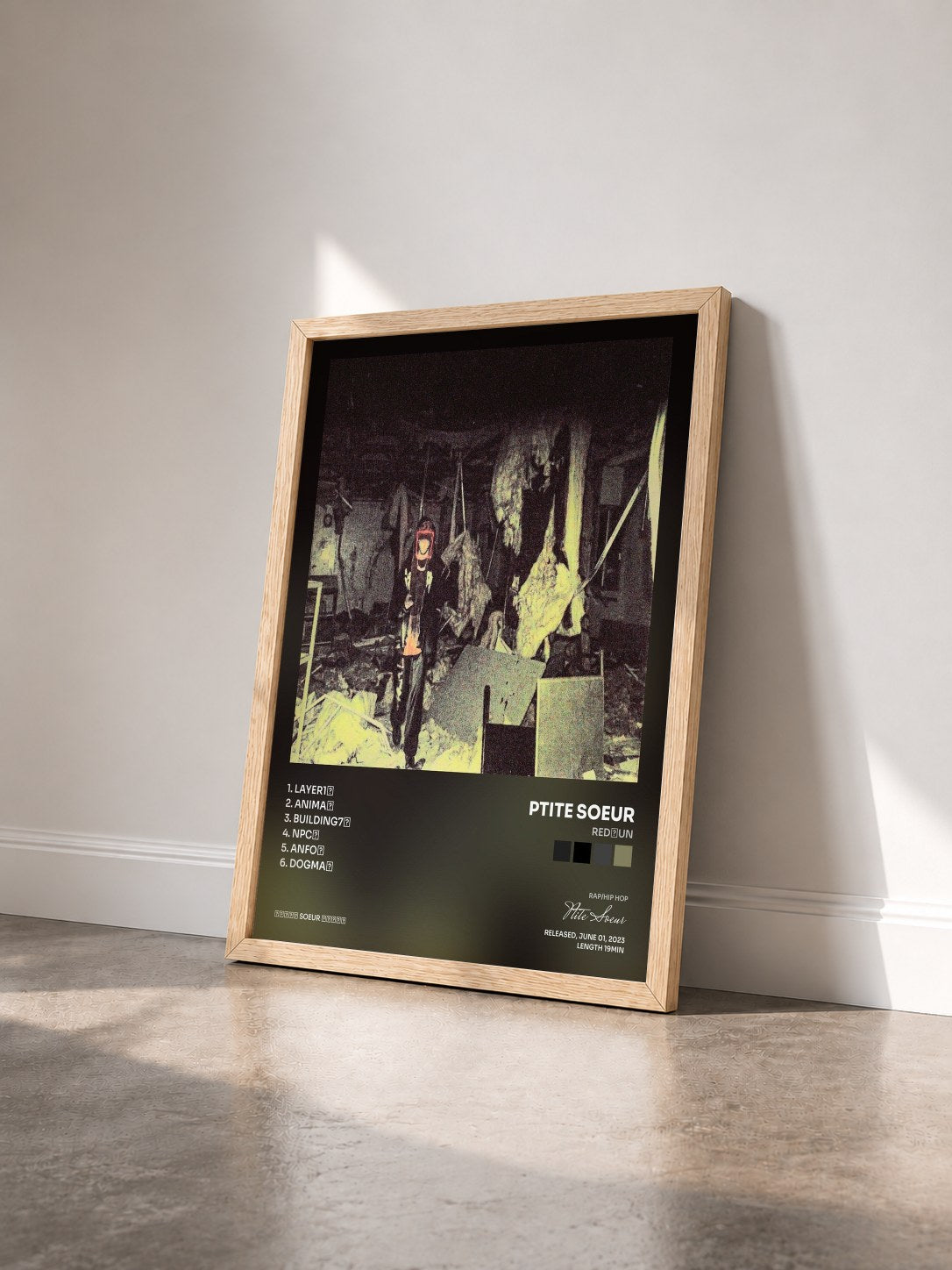 #bois Tableau de l'album RED႟UN de Ptite Soeur vu de trois quarts, cadre en bois brut