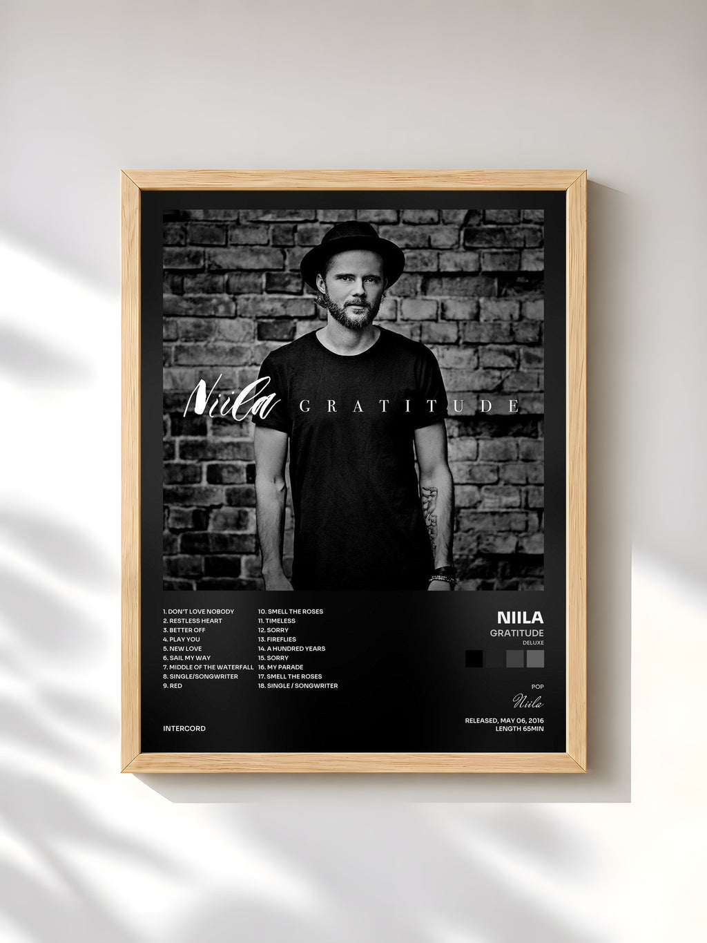 #bois Tableau de l'album Gratitude (Deluxe) de Niila, cadre en bois brut, imprimé et encadré en France