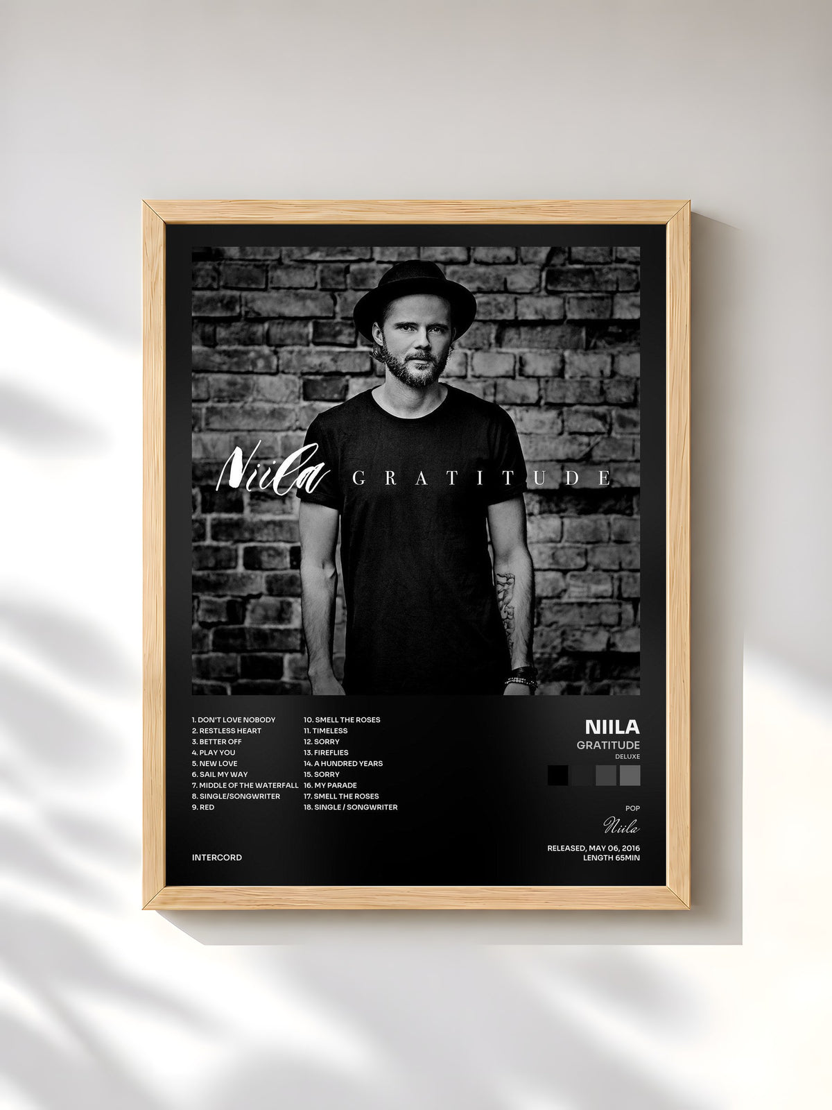 #bois Tableau de l'album Gratitude (Deluxe) de Niila, cadre en bois brut, imprimé et encadré en France