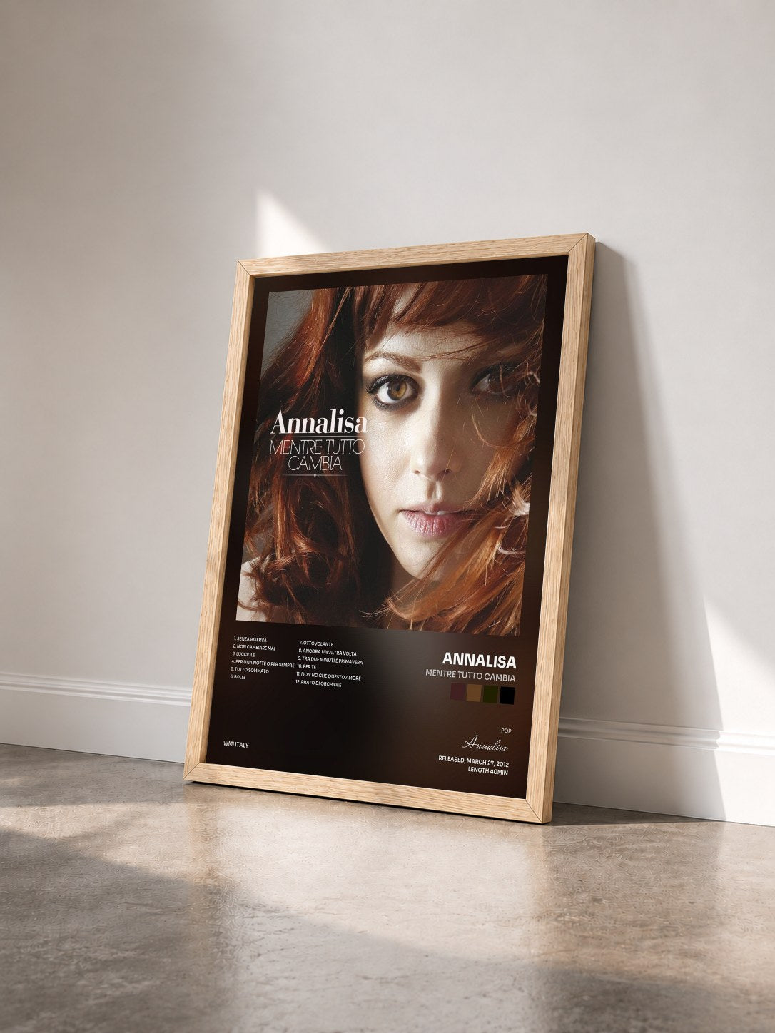 #bois Tableau de l'album Mentre tutto cambia de Annalisa vu de trois quarts, cadre en bois brut