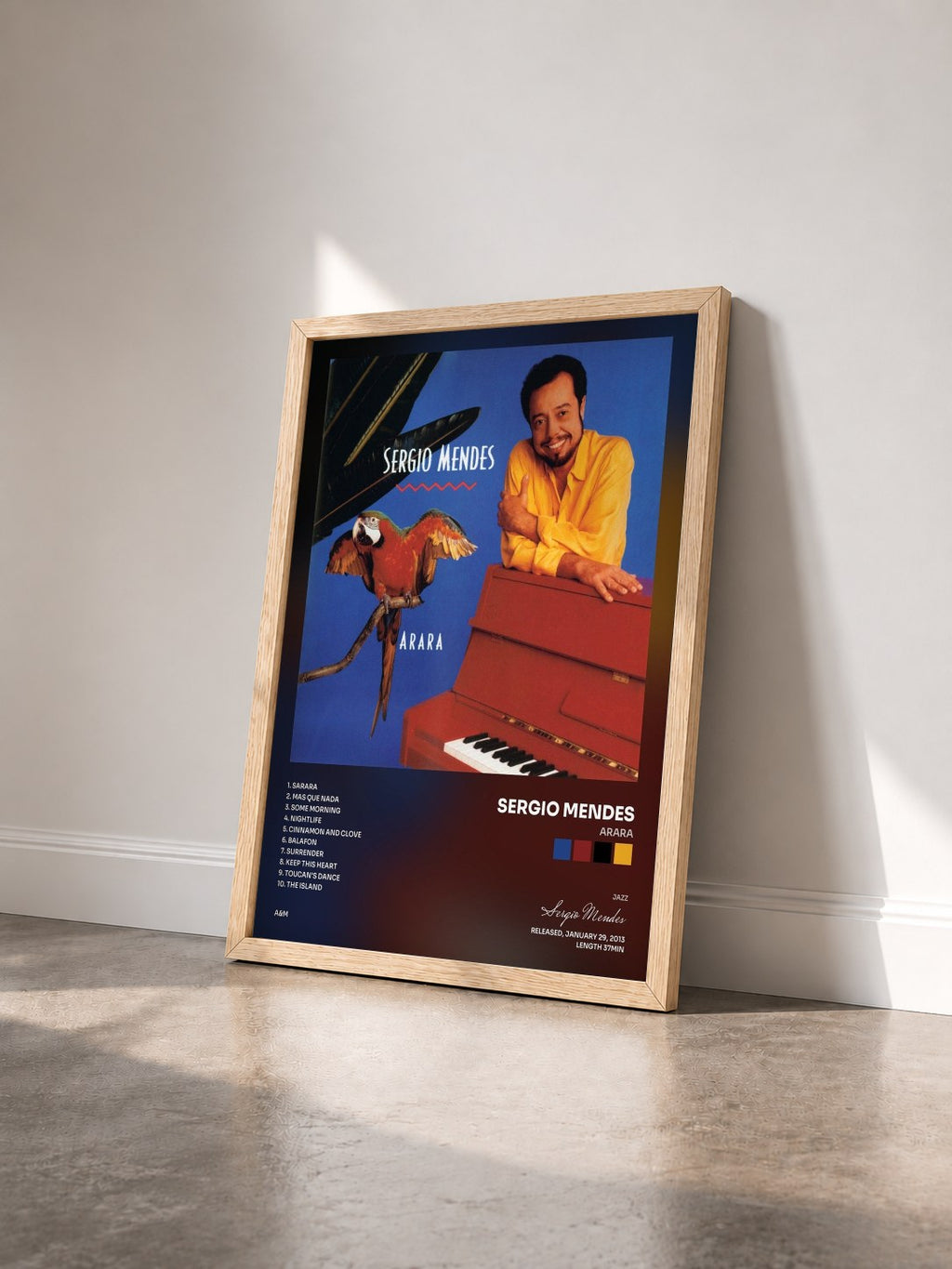 #bois Tableau de l'album Arara de Sergio Mendes vu de trois quarts, cadre en bois brut