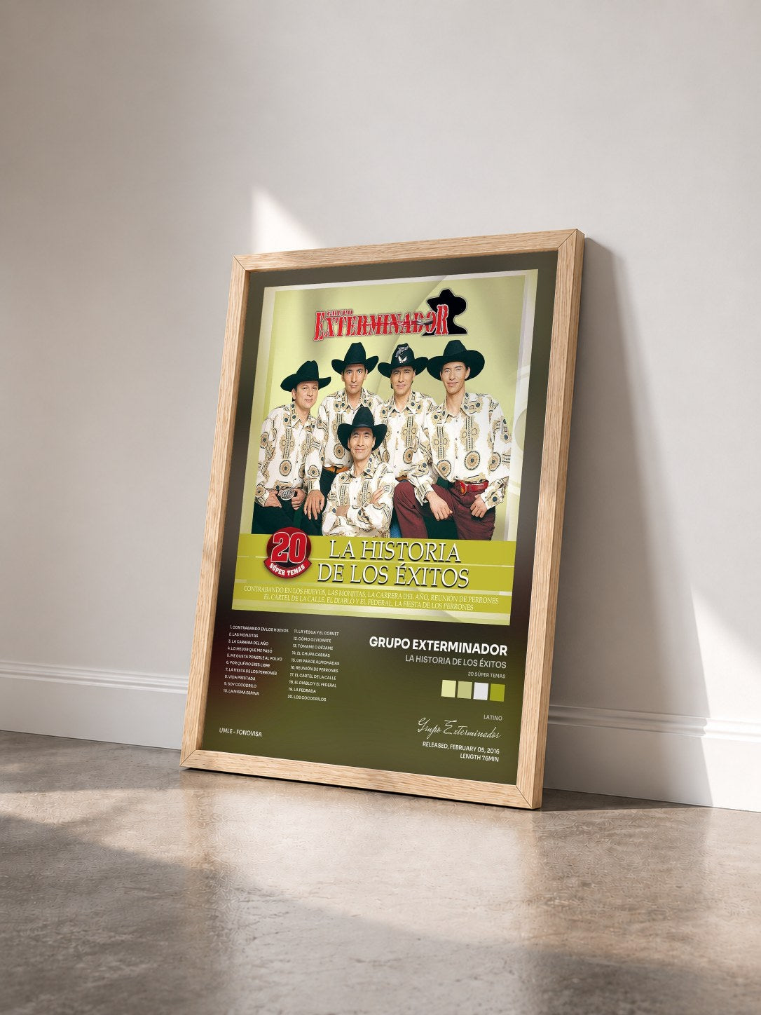 #bois Tableau de l'album La Historia De Los Éxitos (20 Súper Temas) de Grupo Exterminador vu de trois quarts, cadre en bois brut