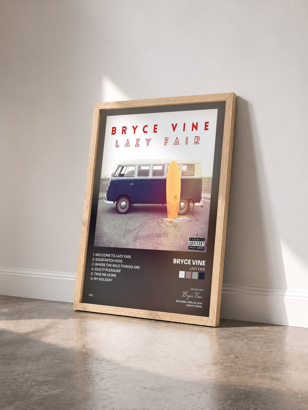 #bois Tableau de l'album Lazy Fair de Bryce Vine vu de trois quarts, cadre en bois brut