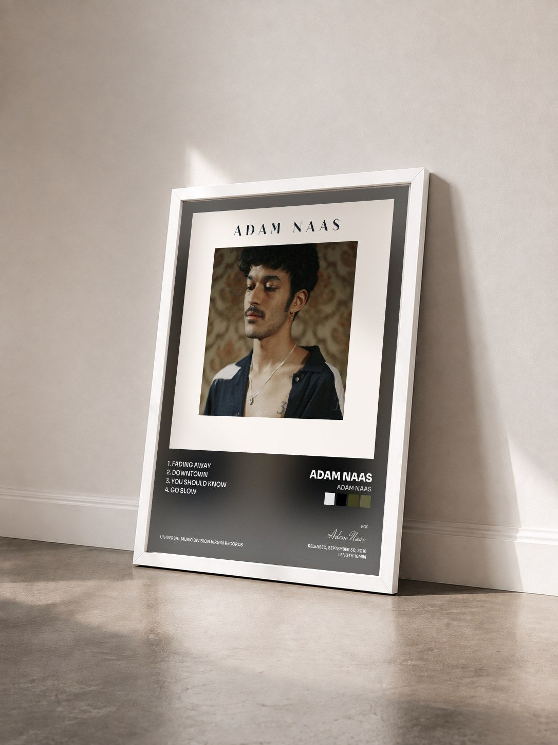 #blanc Tableau de l'album Adam Naas de Adam Naas vu de trois quarts, cadre blanc
