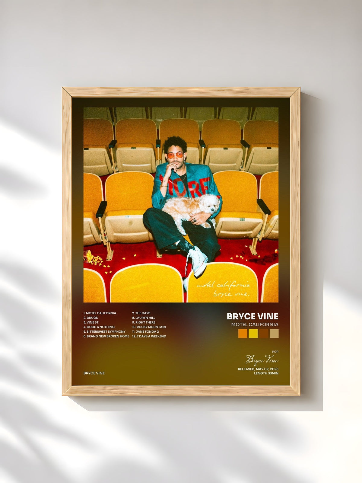 #bois Tableau de l'album Motel California de Bryce Vine, cadre en bois brut, imprimé et encadré en France