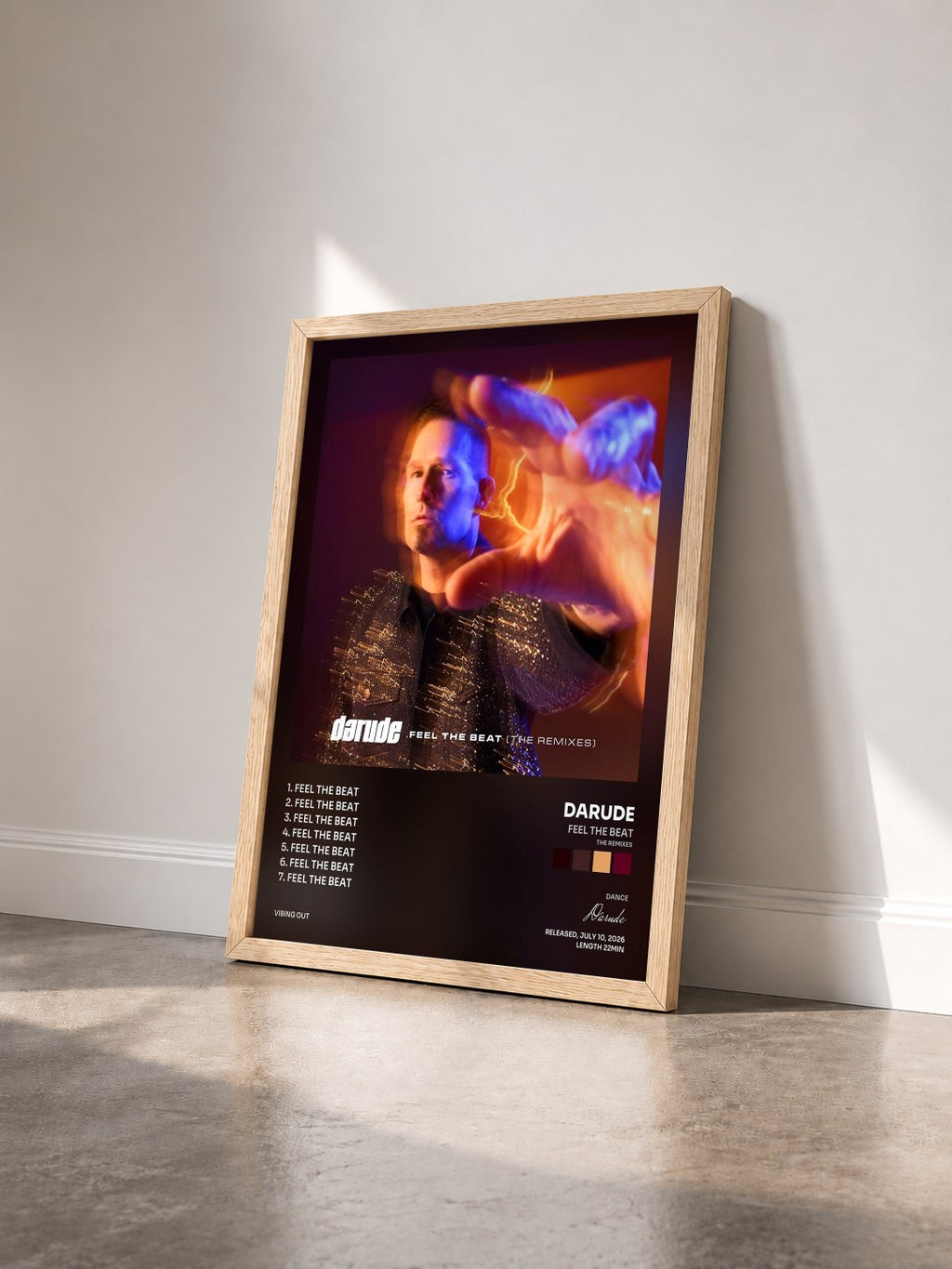 #bois Tableau de l'album Feel The Beat (The Remixes) de Darude vu de trois quarts, cadre en bois brut