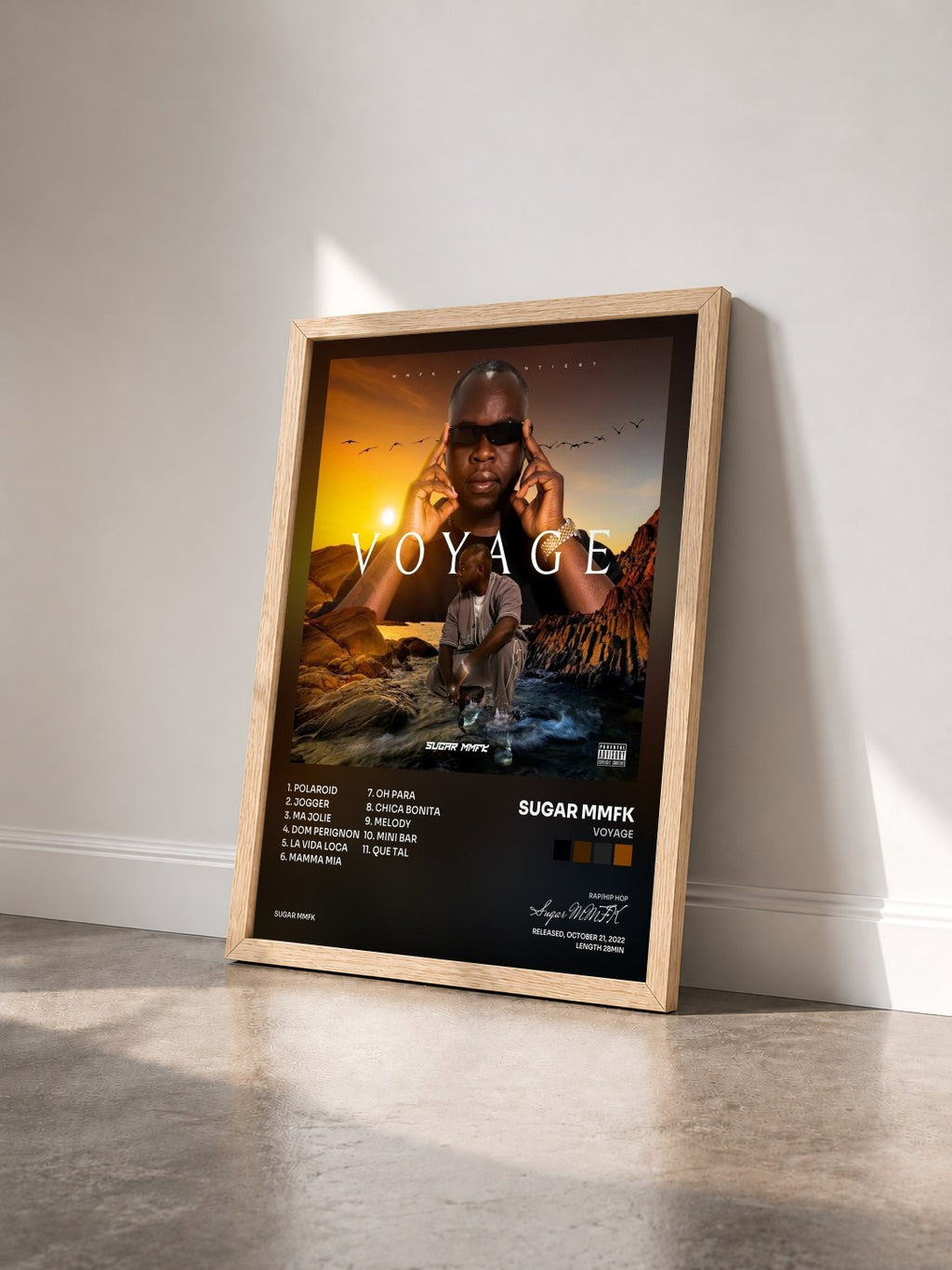 #bois Tableau de l'album Voyage de Sugar MMFK vu de trois quarts, cadre en bois brut