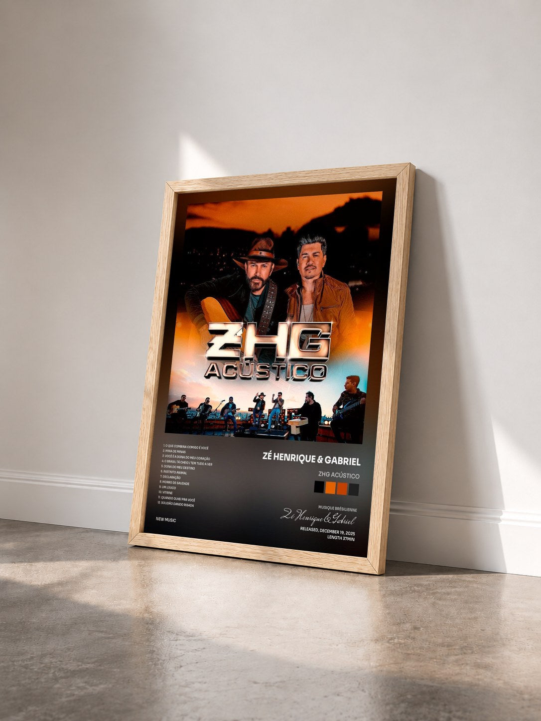 #bois Tableau de l'album ZHG Acústico de Zé Henrique & Gabriel vu de trois quarts, cadre en bois brut
