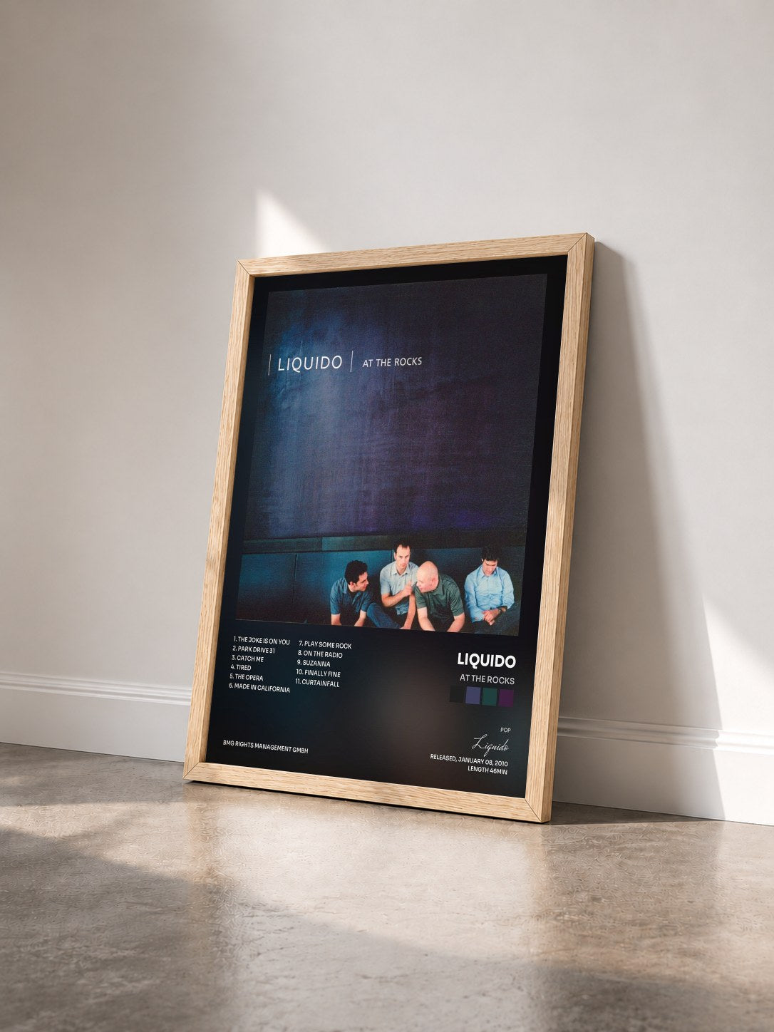 #bois Tableau de l'album At the Rocks de Liquido vu de trois quarts, cadre en bois brut