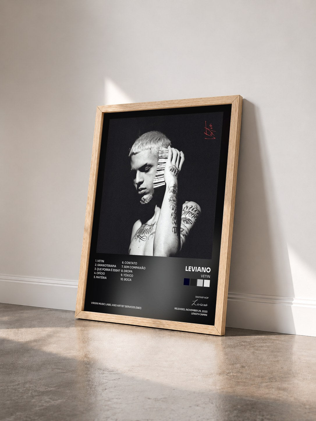 #bois Tableau de l'album Vetin de Leviano vu de trois quarts, cadre en bois brut