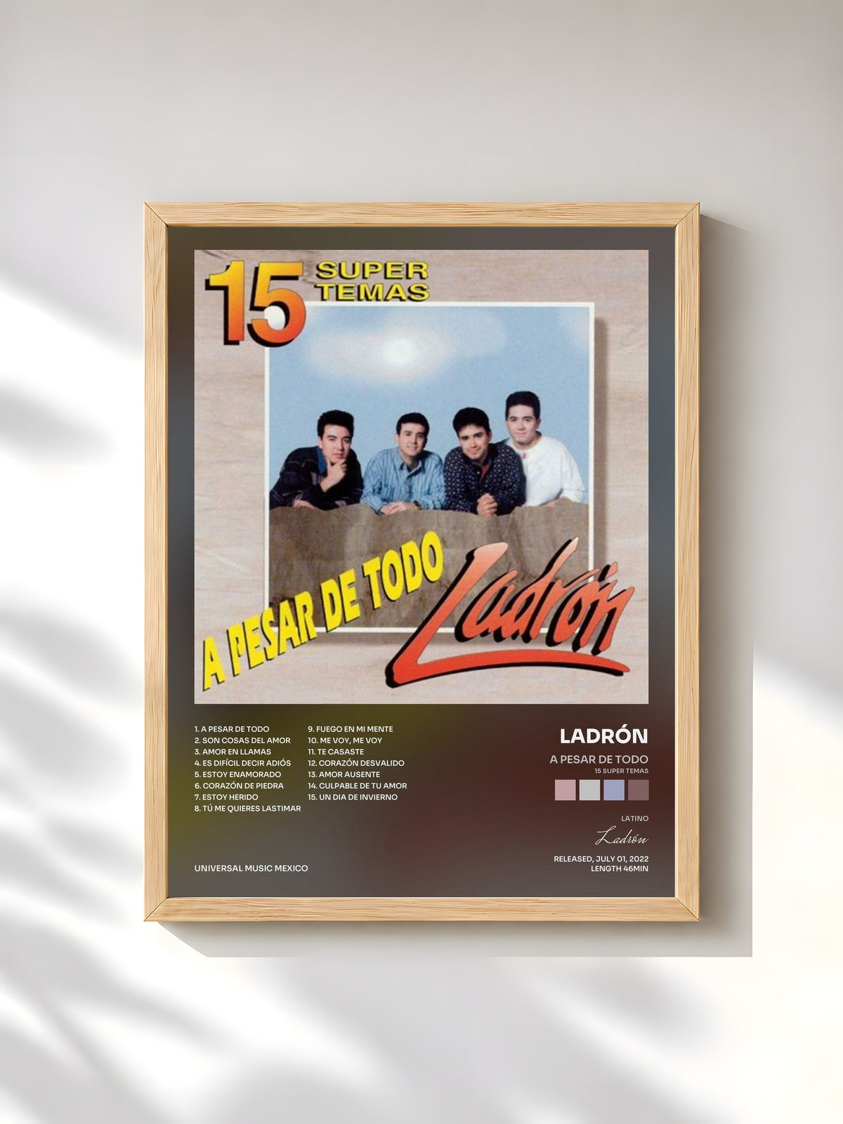 #bois Tableau de l'album A Pesar De Todo (15 Super Temas) de Ladrón, cadre en bois brut, imprimé et encadré en France