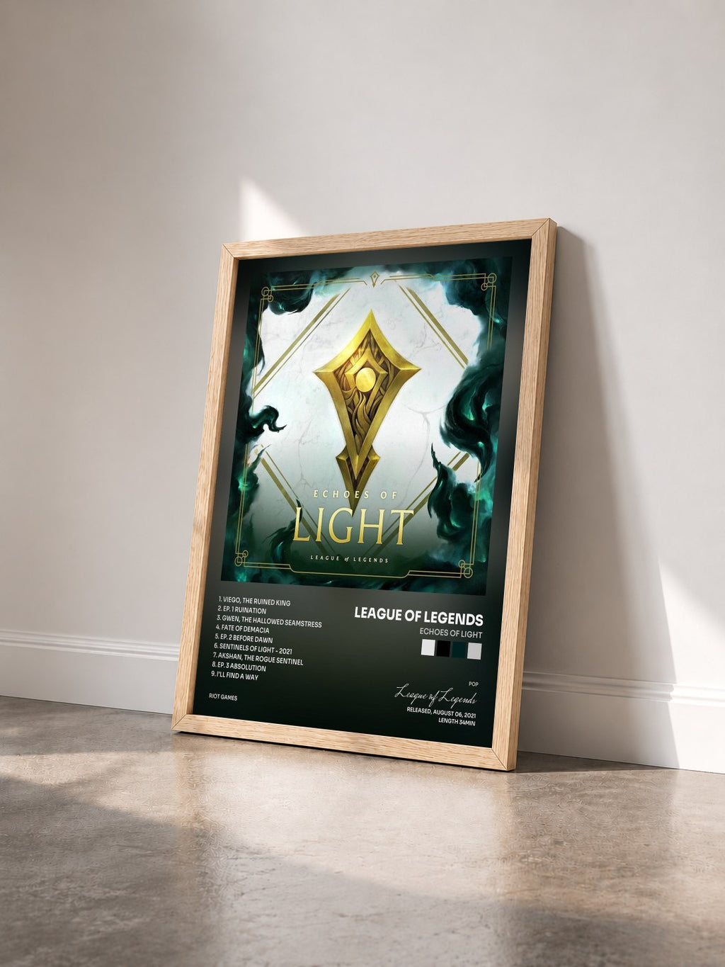 #bois Tableau de l'album Echoes of Light de League of Legends vu de trois quarts, cadre en bois brut