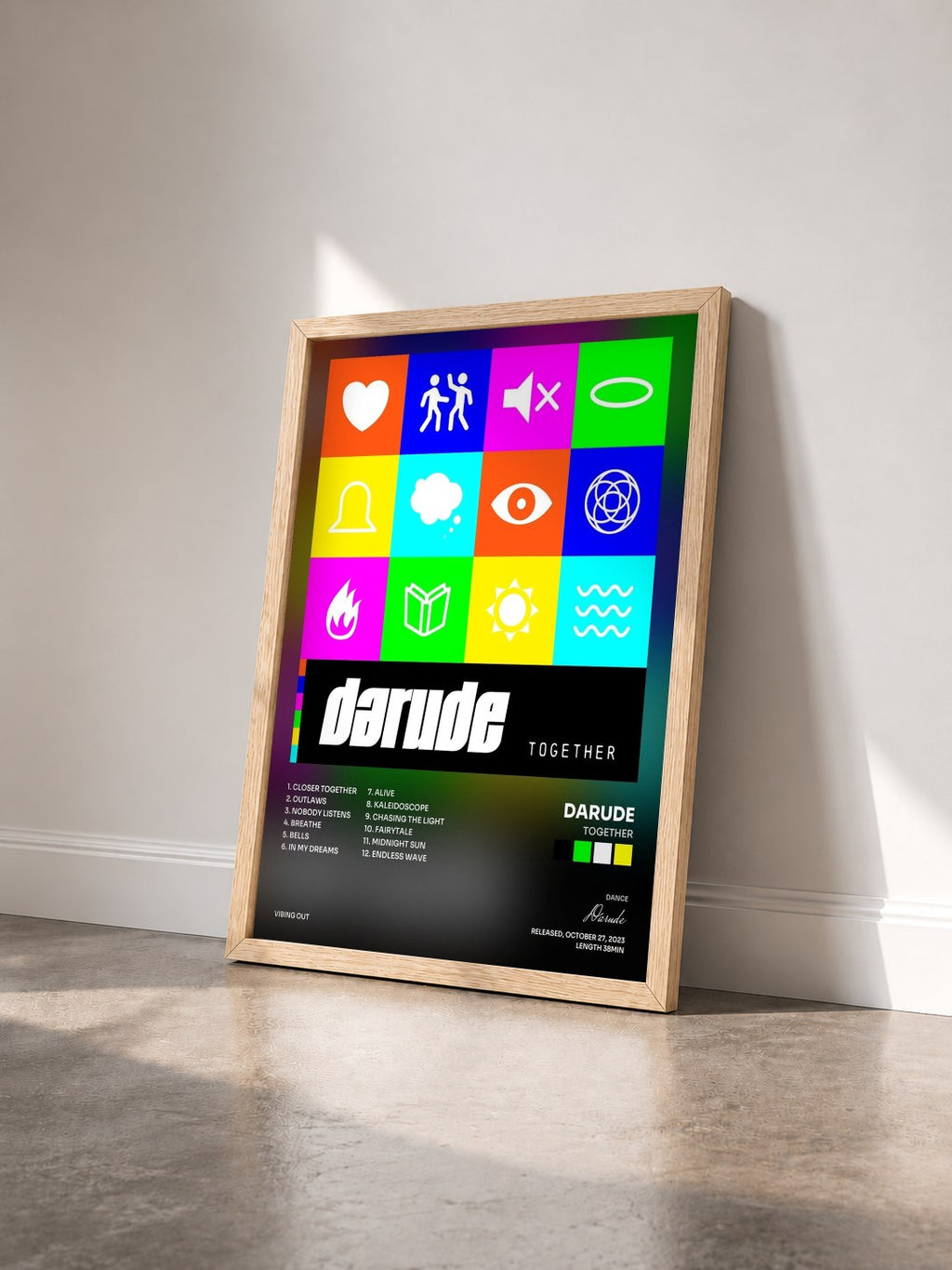#bois Tableau de l'album Together de Darude vu de trois quarts, cadre en bois brut