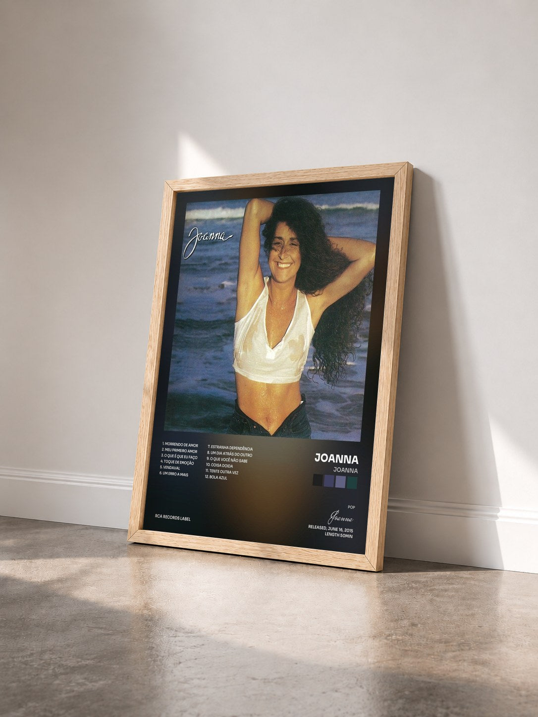 #bois Tableau de l'album Joanna de Joanna vu de trois quarts, cadre en bois brut