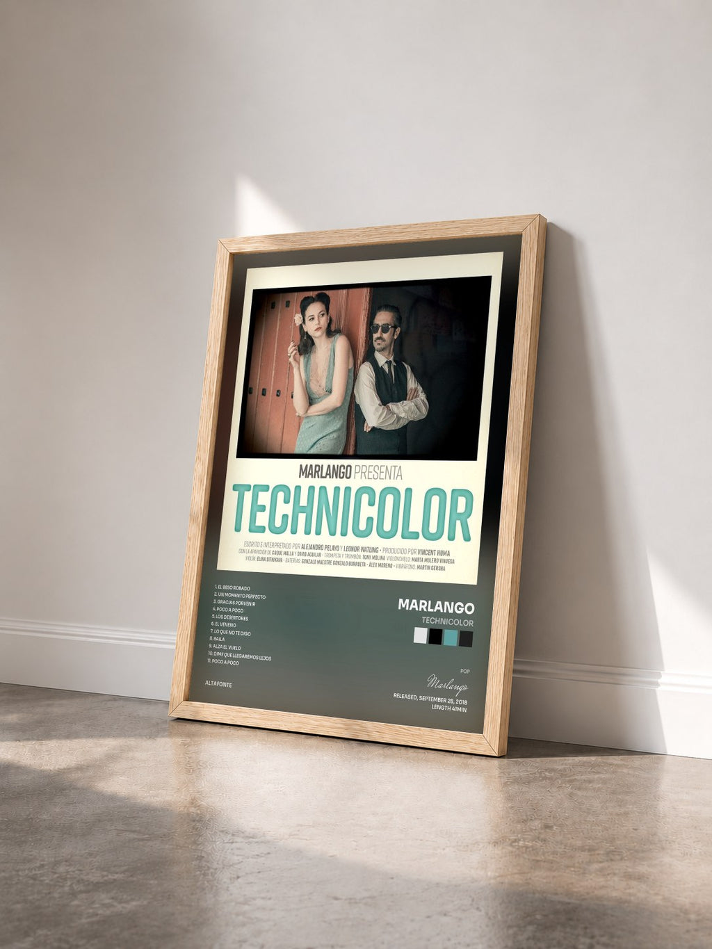 #bois Tableau de l'album Technicolor de Marlango vu de trois quarts, cadre en bois brut