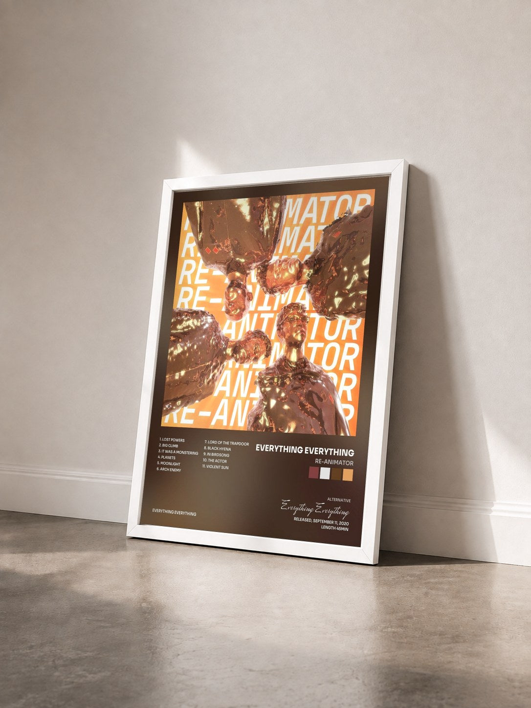 #blanc Tableau de l'album RE-ANIMATOR de Everything Everything vu de trois quarts, cadre blanc