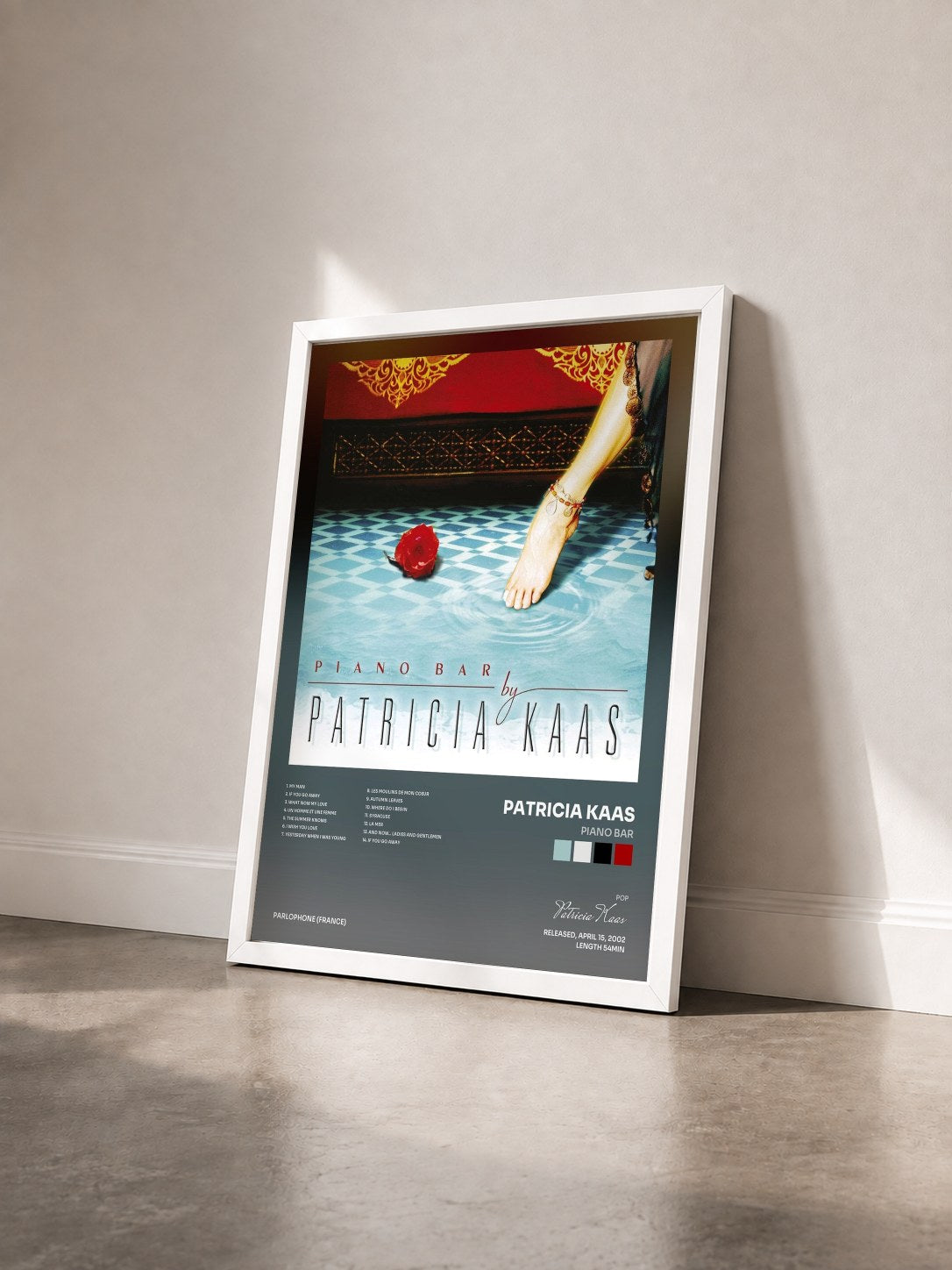 #blanc Tableau de l'album Piano Bar de Patricia Kaas vu de trois quarts, cadre blanc