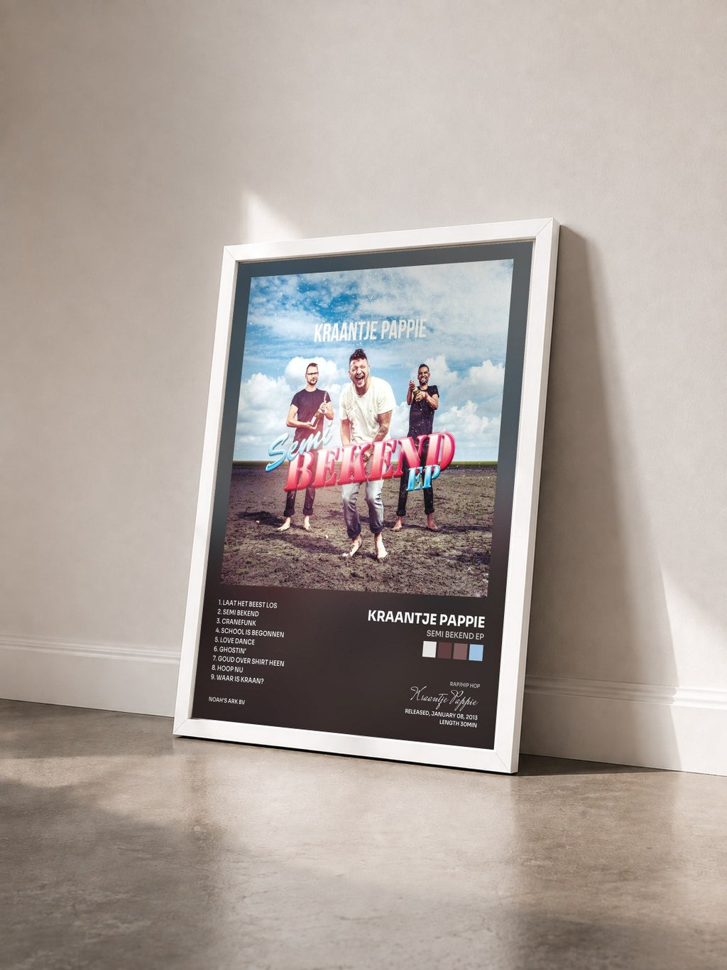#blanc Tableau de l'album Semi Bekend EP de Kraantje Pappie vu de trois quarts, cadre blanc
