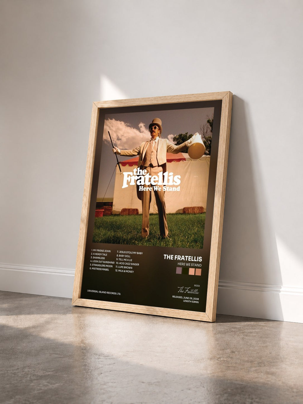 #bois Tableau de l'album Here We Stand de The Fratellis vu de trois quarts, cadre en bois brut