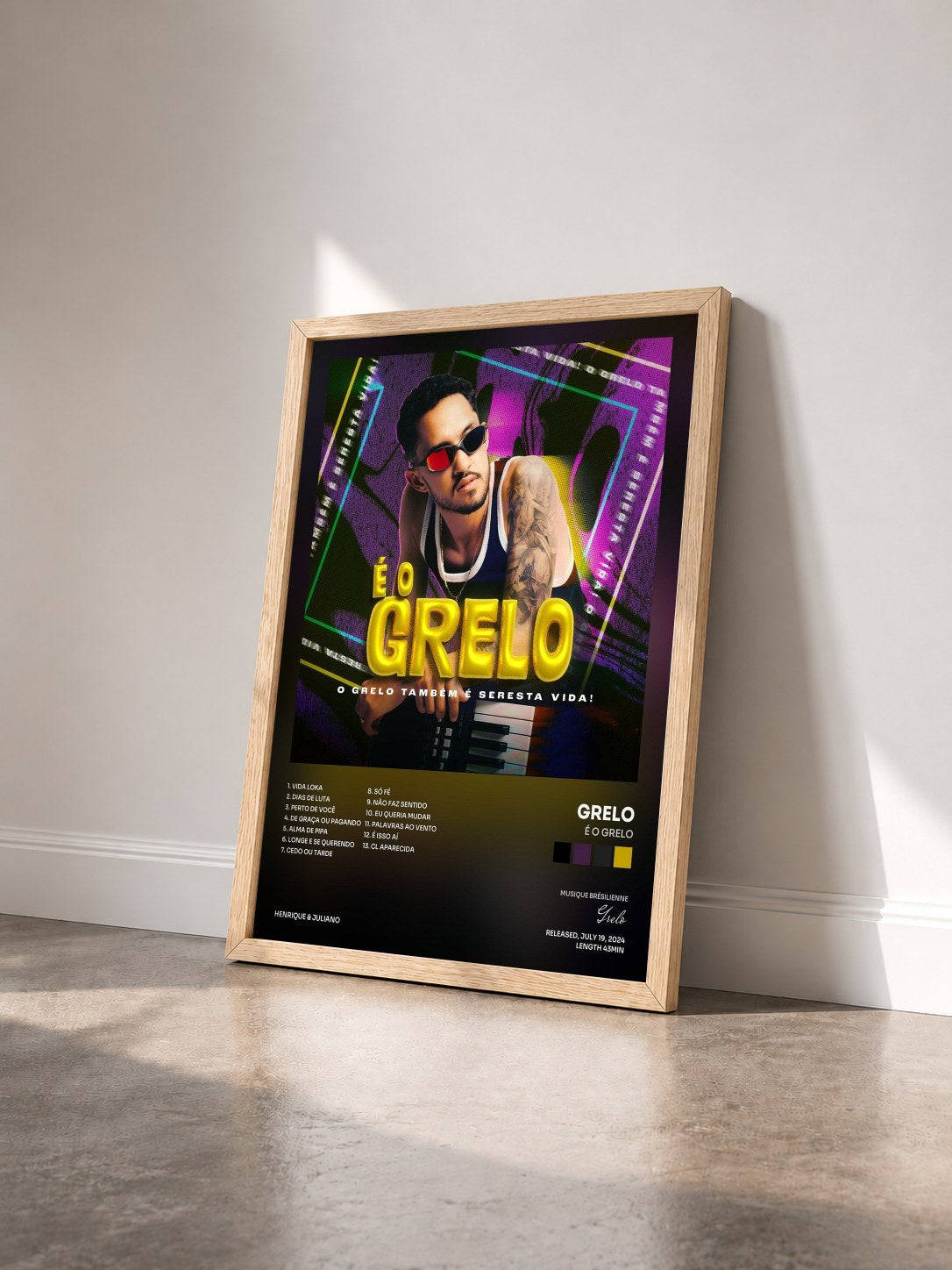 #bois Tableau de l'album É o Grelo de Grelo vu de trois quarts, cadre en bois brut