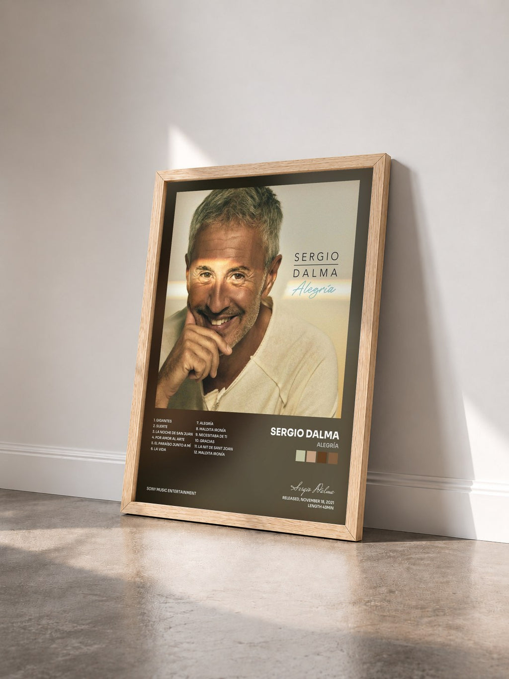 #bois Tableau de l'album Alegría de Sergio Dalma vu de trois quarts, cadre en bois brut