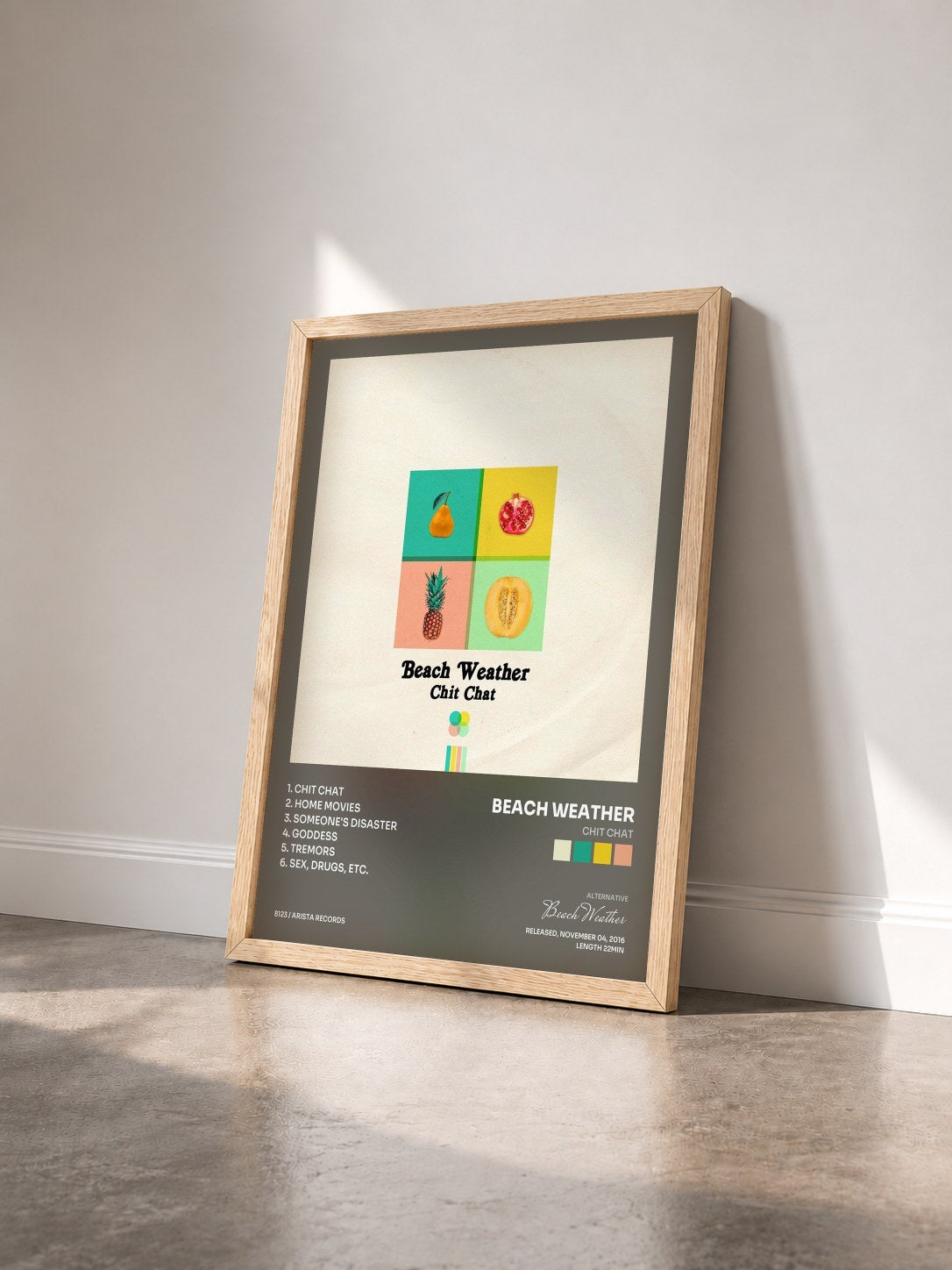 #bois Tableau de l'album Chit Chat de Beach Weather vu de trois quarts, cadre en bois brut