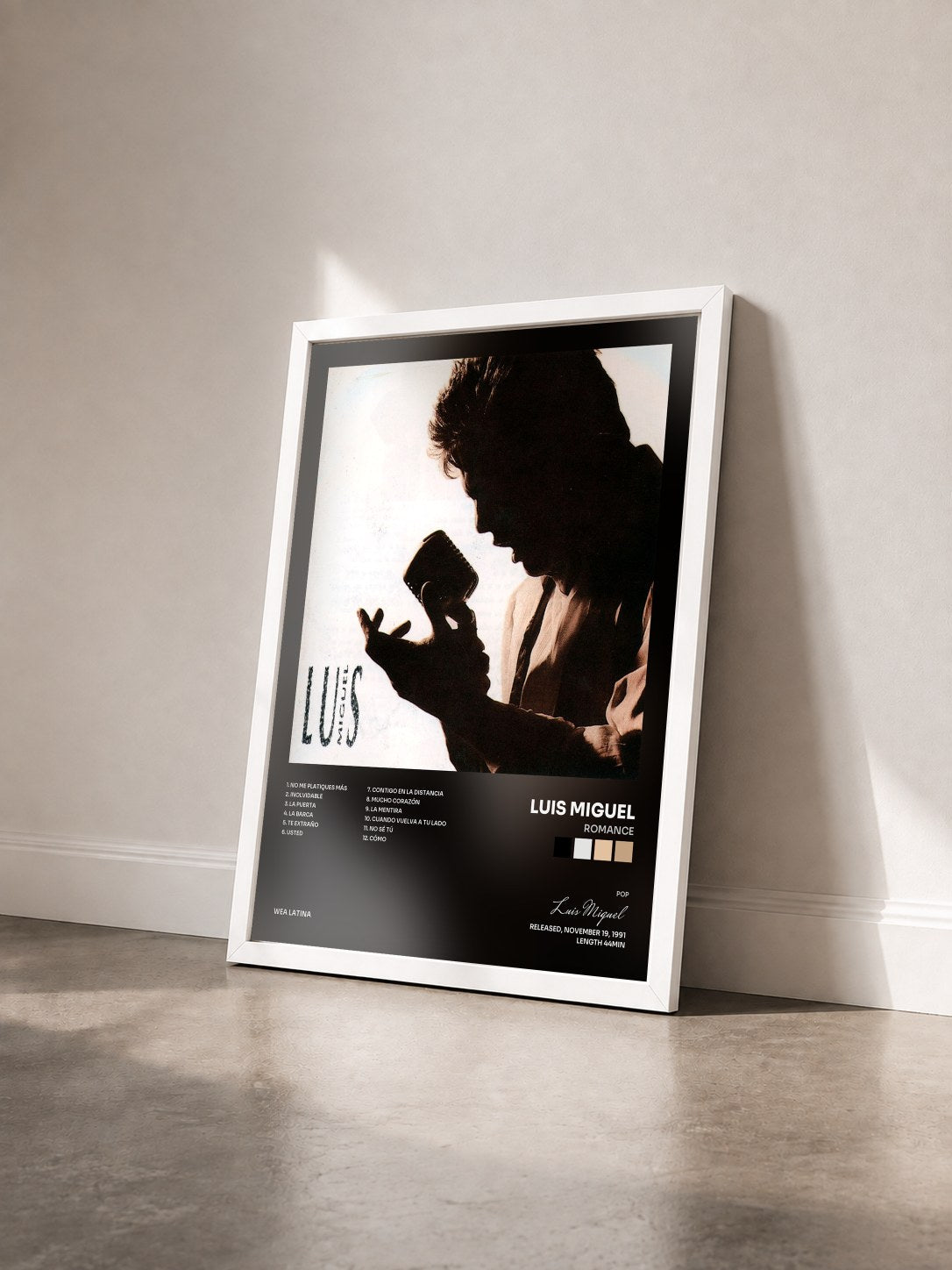 #blanc Tableau de l'album Romance de Luis Miguel vu de trois quarts, cadre blanc
