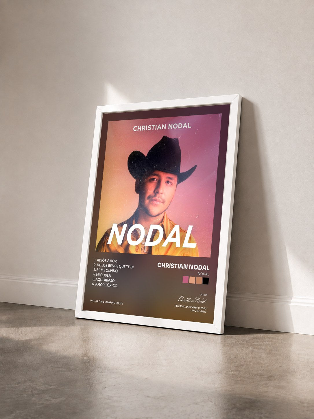 #blanc Tableau de l'album Nodal de Christian Nodal vu de trois quarts, cadre blanc