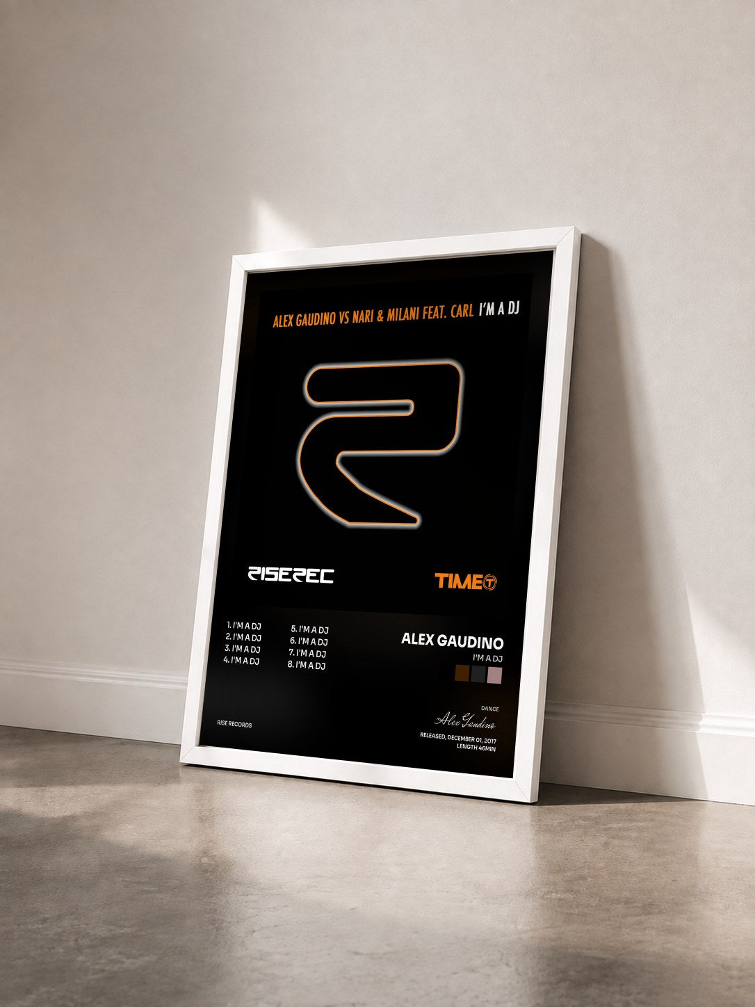 #blanc Tableau de l'album I'm a DJ de Alex Gaudino vu de trois quarts, cadre blanc