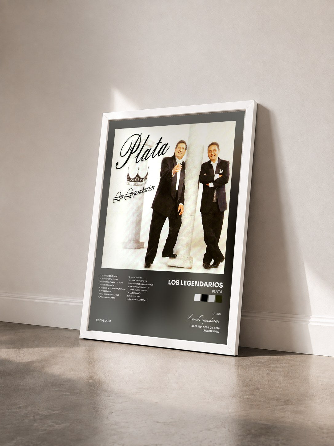 #blanc Tableau de l'album Plata de Los Legendarios vu de trois quarts, cadre blanc