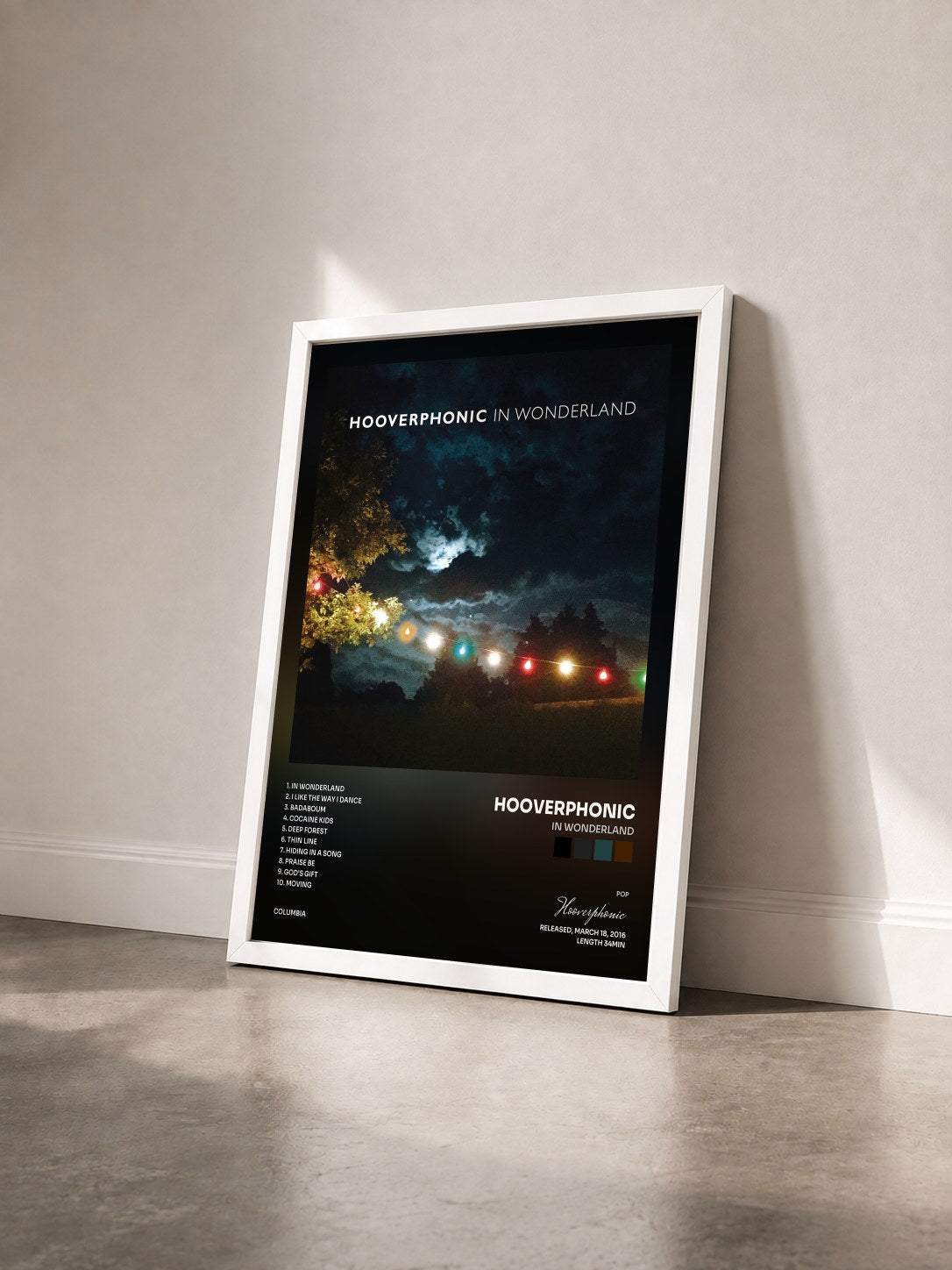 #blanc Tableau de l'album In Wonderland de Hooverphonic vu de trois quarts, cadre blanc