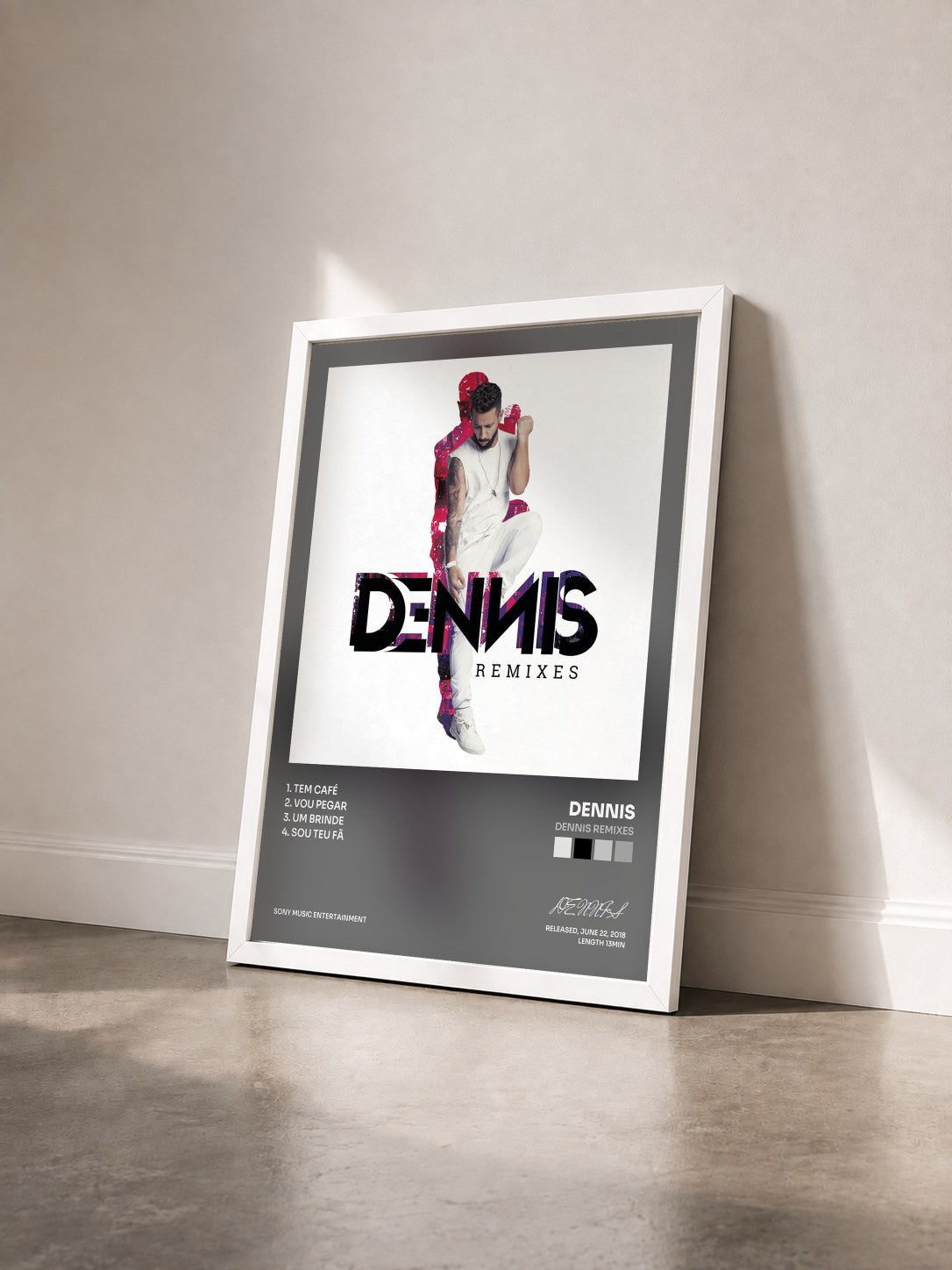 #blanc Tableau de l'album Dennis Remixes de DENNIS vu de trois quarts, cadre blanc