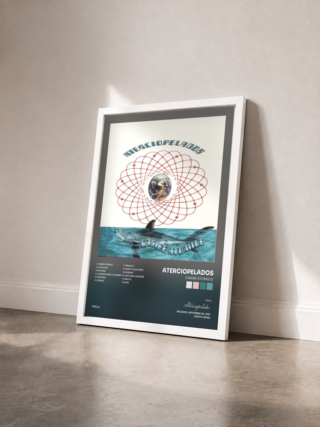 #blanc Tableau de l'album Caribe Atomico de Aterciopelados vu de trois quarts, cadre blanc