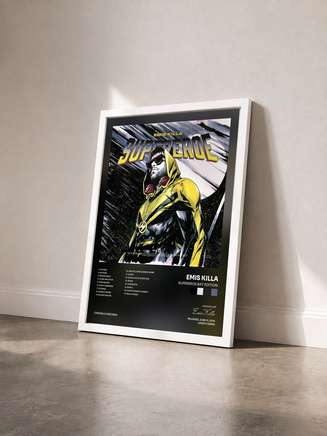 #blanc Tableau de l'album Supereroe Bat Edition de Emis Killa vu de trois quarts, cadre blanc