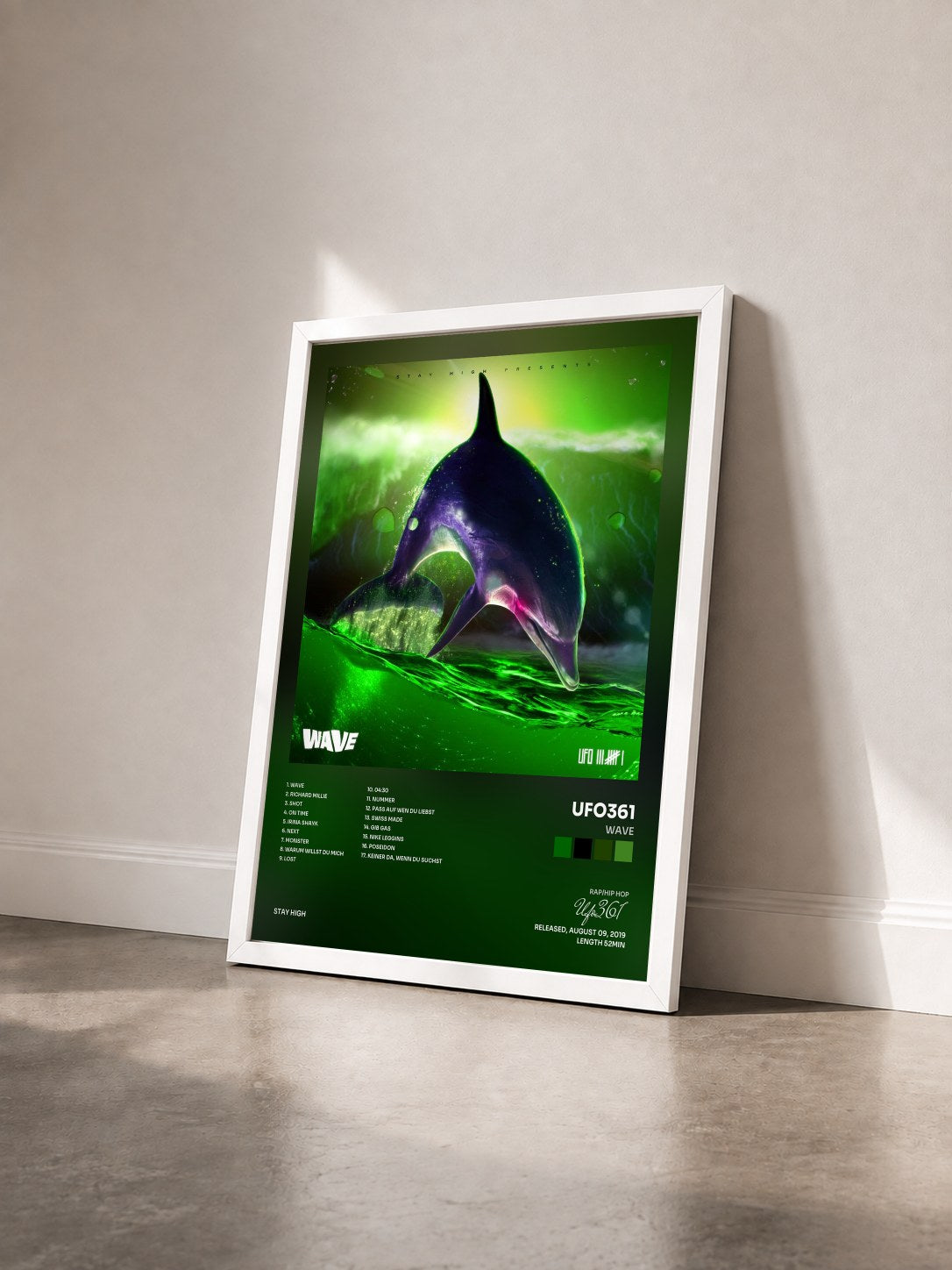 #blanc Tableau de l'album WAVE de Ufo361 vu de trois quarts, cadre blanc
